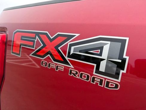 Used 2022 Ford F250 XLT w/ XLT Premium Package AWD/4WD image 9