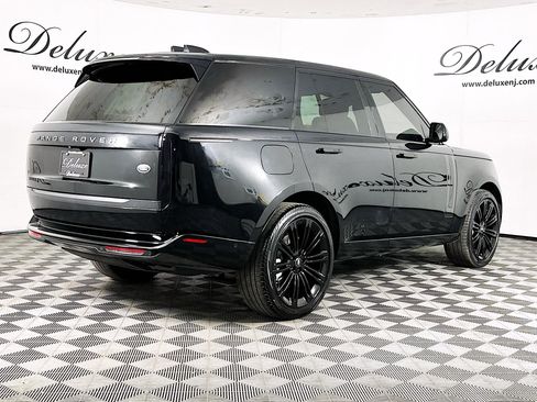 Used 2023 Land Rover Range Rover SE image 6