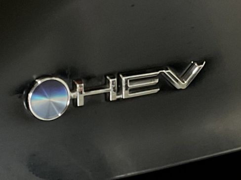 Used 2025 Toyota Camry LE image 9