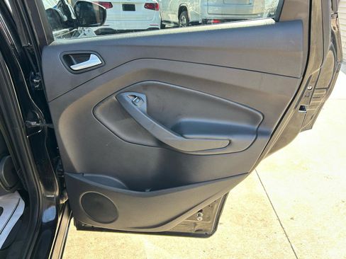 Used 2019 Ford Escape SE image 15