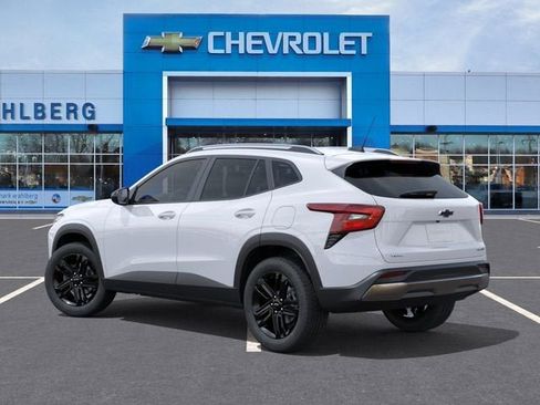 New 2026 Chevrolet Trax ACTIV w/ Sunroof Package FWD image 3