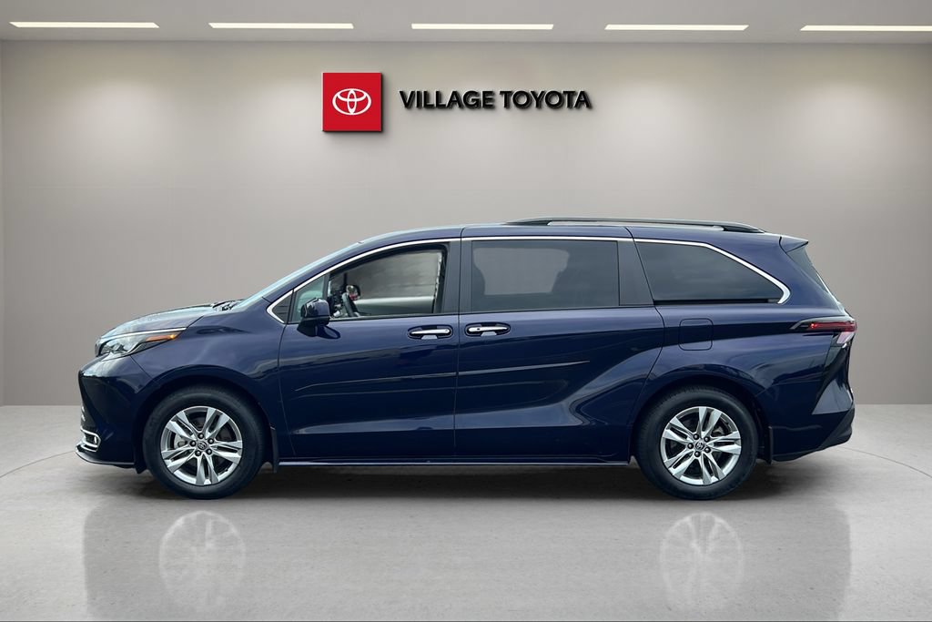 Certified 2024 Toyota Sienna XLE AWD/4WD image 2