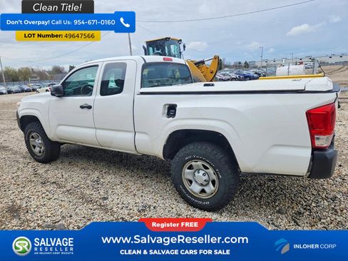 Used 2017 Toyota Tacoma SR image 3
