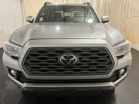 Certified 2022 Toyota Tacoma TRD Off-Road image 3