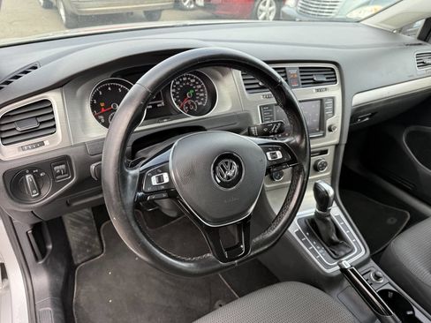 Used 2016 Volkswagen Golf S image 15