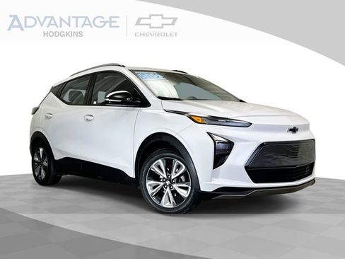 Certified 2022 Chevrolet Bolt EUV LT w/ Convenience Package image 1