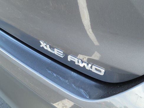 Certified 2025 Toyota Highlander XLE AWD/4WD image 7