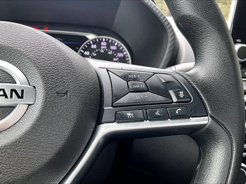 Used 2023 Nissan Sentra SV FWD image 12