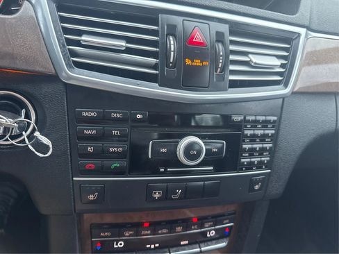 Used 2011 Mercedes-Benz E 350 4MATIC Sedan image 15