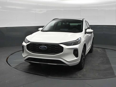 Certified 2025 Ford Escape ST-Line Elite w/ Premium Technology Package AWD/4WD image 2