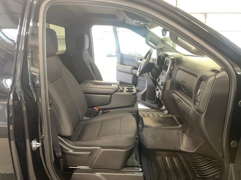 Used 2025 Chevrolet Silverado 1500 W/T w/ WT Value Package image 16