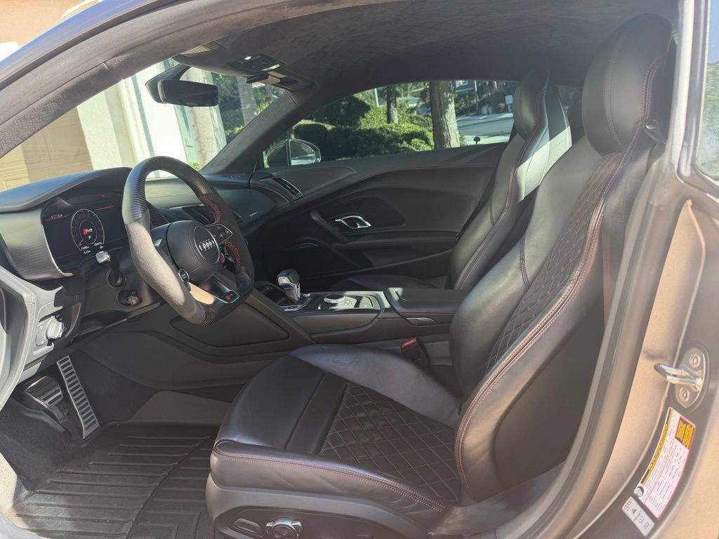 Used 2017 Audi R8 V10 w/ Carbon Exterior Package AWD/4WD image 23