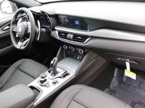 New 2025 Alfa Romeo Stelvio Sprint image 41