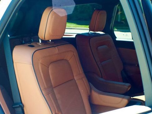 Used 2025 Lincoln Aviator Black Label w/ Jet Appearance Package AWD/4WD image 52