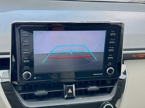 Used 2021 Toyota Corolla LE w/ Carpet Mat Package (TMS) FWD image 10
