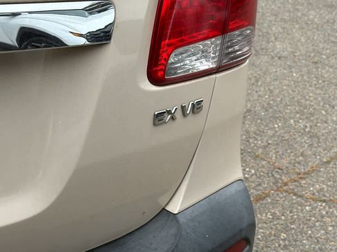 Used 2011 Kia Sorento EX w/ Premium Pkg FWD image 10