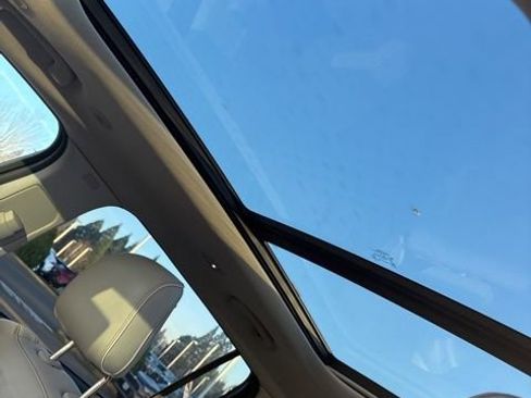 Used 2022 Jeep Grand Cherokee L Overland image 39