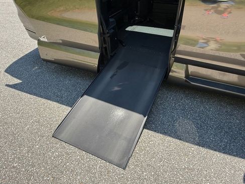 Used 2022 Honda Odyssey Touring image 23