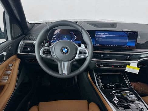 Used 2025 BMW X7 xDrive40i w/ M Sport Package image 19