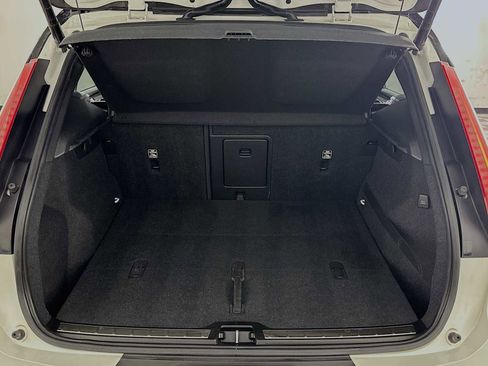 Used 2021 Volvo XC40 T5 R-Design image 25