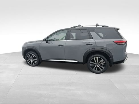 New 2025 Nissan Pathfinder Platinum w/ Cargo Package image 5