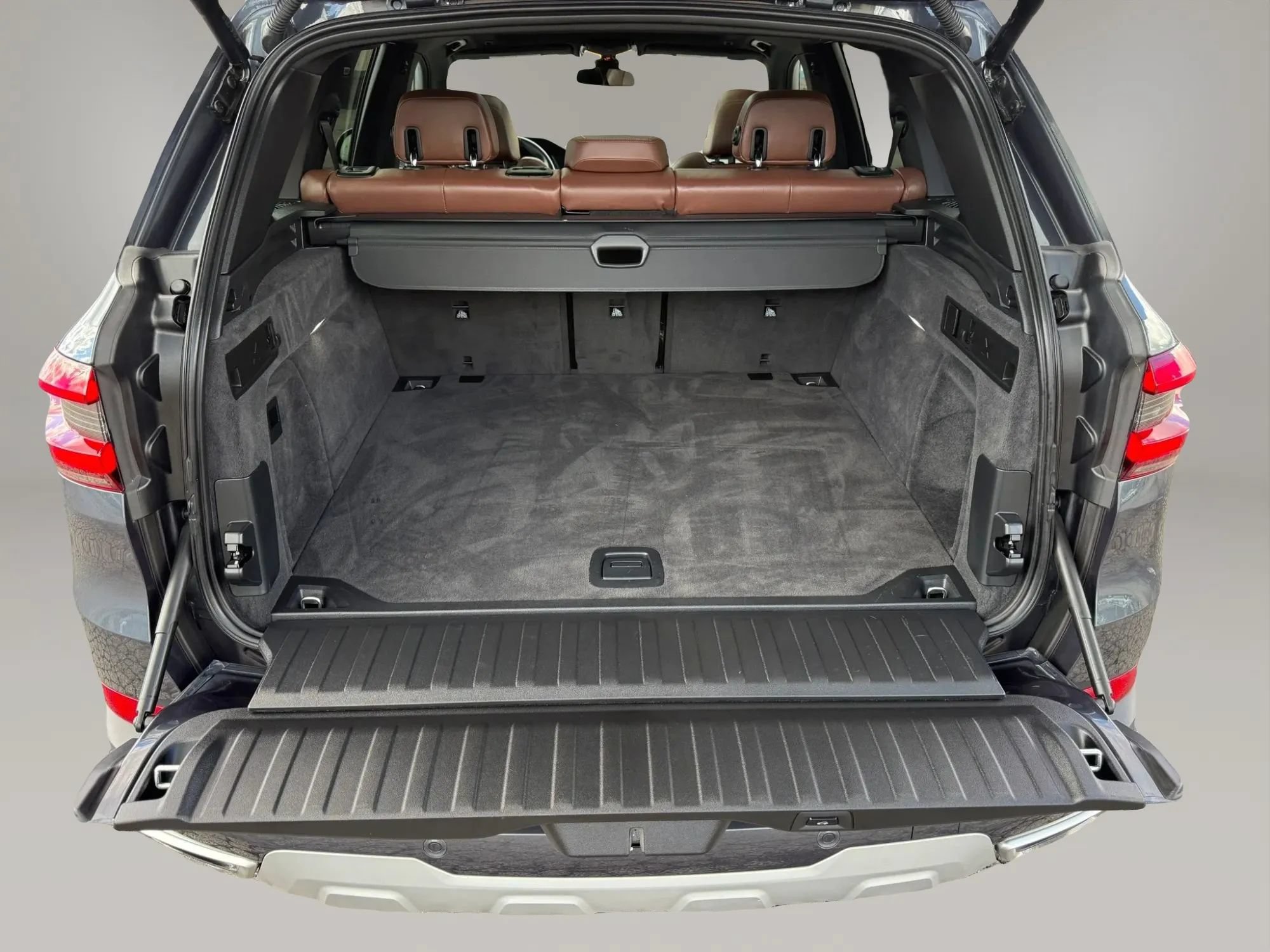 Used 2022 BMW X5 xDrive40i w/ Premium Package AWD/4WD image 9