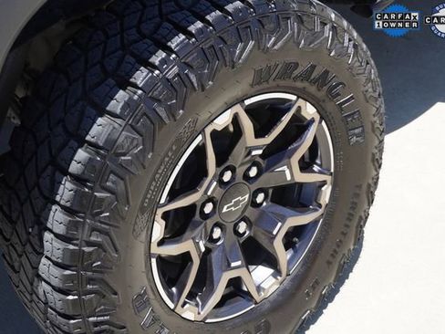 Used 2023 Chevrolet Colorado ZR2 w/ ZR2 Convenience Package III image 9