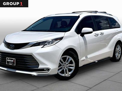 Used 2021 Toyota Sienna Limited FWD image 1