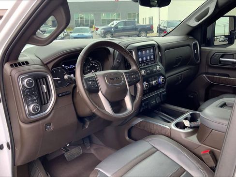 Used 2022 GMC Sierra 3500 Denali w/ Denali Ultimate Package image 18