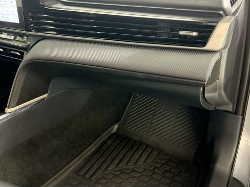 Used 2026 Toyota Camry SE FWD image 35