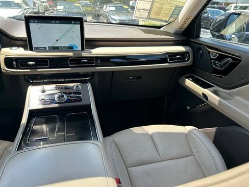 Used 2023 Lincoln Aviator Reserve w/ Equipment Group 201A AWD/4WD image 11