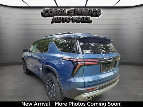 Used 2025 Chevrolet Traverse Z71 w/ Enhanced Driving Package AWD/4WD image 3