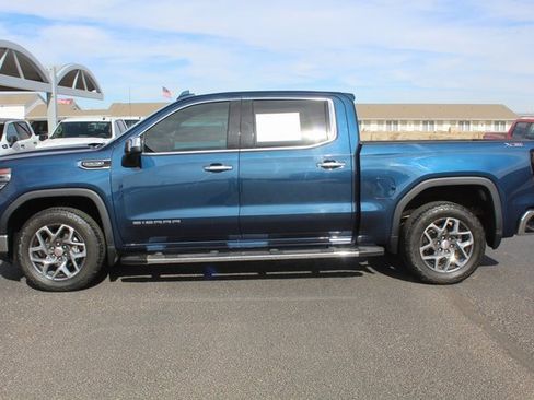 Used 2023 GMC Sierra 1500 SLT w/ SLT Premium Package image 10