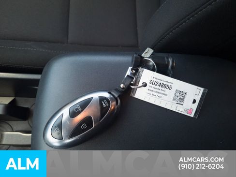 Used 2025 Hyundai Kona SEL image 32