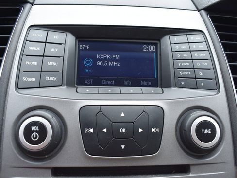 Used 2016 Ford Taurus SE image 17