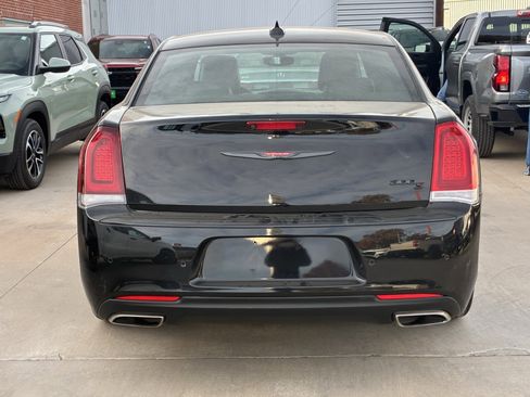 Used 2023 Chrysler 300 S image 10