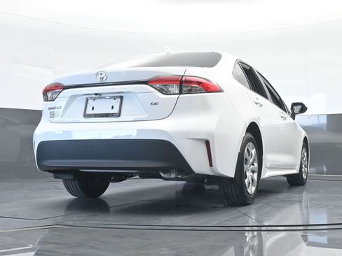 Used 2025 Toyota Corolla LE image 54
