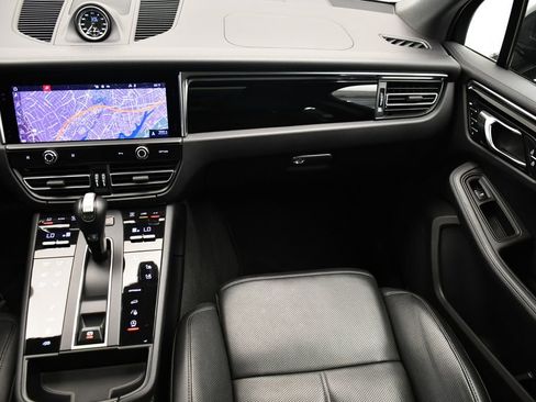 Used 2024 Porsche Macan S image 24