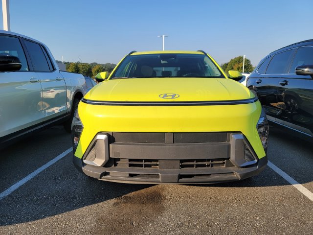 Used 2025 Hyundai Kona SEL FWD image 2