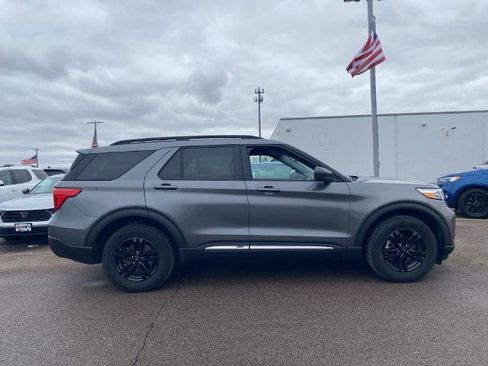 Certified 2023 Ford Explorer XLT w/ Equipment Group 202A image 3