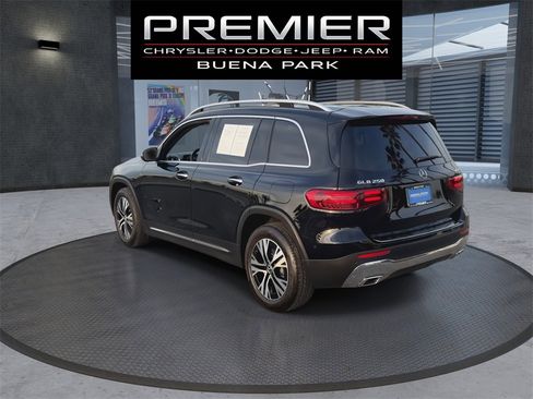 Used 2024 Mercedes-Benz GLB 250 4MATIC w/ Exclusive Package image 6