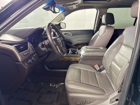 Used 2017 GMC Yukon XL Denali w/ Open Road Package AWD/4WD image 14