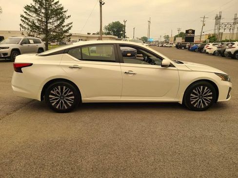 Used 2023 Nissan Altima 2.5 SV FWD image 6