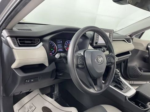 Used 2022 Toyota RAV4 XLE image 20