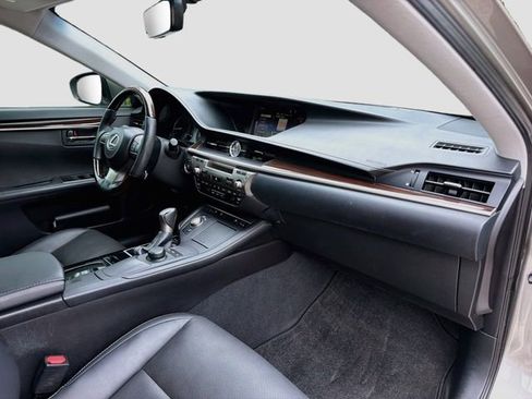 Used 2016 Lexus ES 350 w/ Premium Package w/Wood Trim FWD image 13