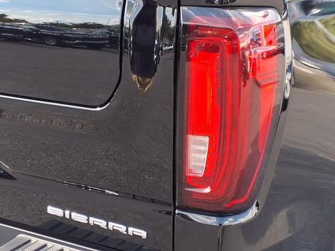 Used 2023 GMC Sierra 1500 Denali w/ Denali Reserve Package AWD/4WD image 9