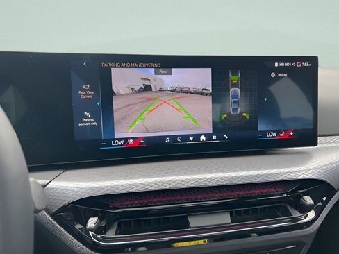 Used 2025 BMW 330i xDrive Sedan w/ Convenience Package image 27