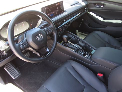 Certified 2025 Honda Accord Sport image 15