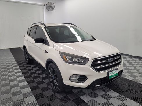 Used 2019 Ford Escape SE FWD image 13