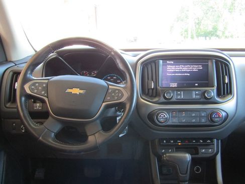 Used 2021 Chevrolet Colorado Z71 w/ Safety Package AWD/4WD image 5